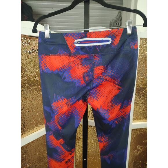 Athleta Leggings Medium Electro Sonar Retro Capri Cropped Yoga Gym Train Running - Picture 10 of 13